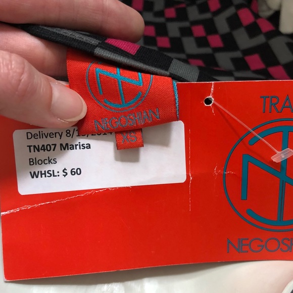 Boutique-Tracy Negoshian Marisa dress blocks print - Picture 7 of 7